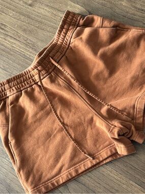 Lululemon loungeful high rise short 4”